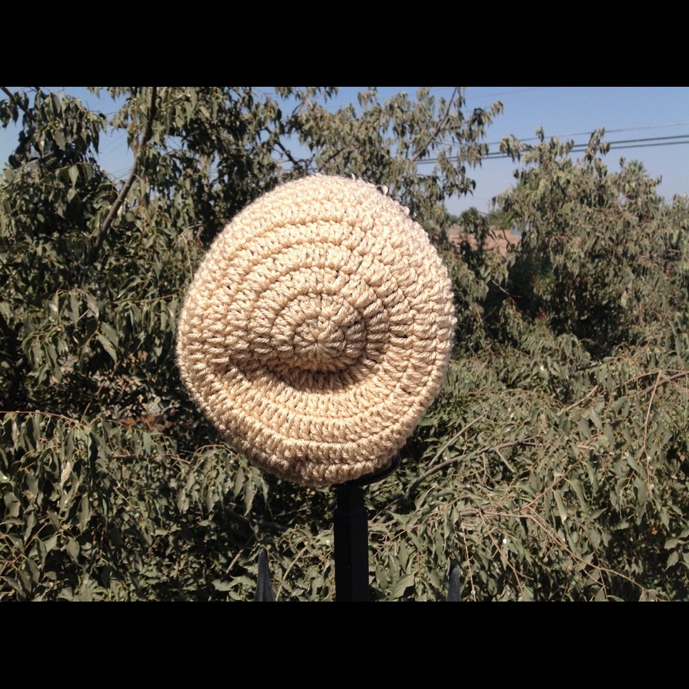 Crochet unisex slouchy NWOT - Picture 3 of 4
